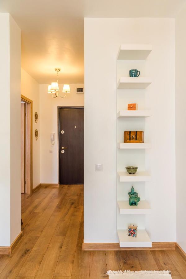 Studio T By Mrg Apartments Bukares Bagian luar foto