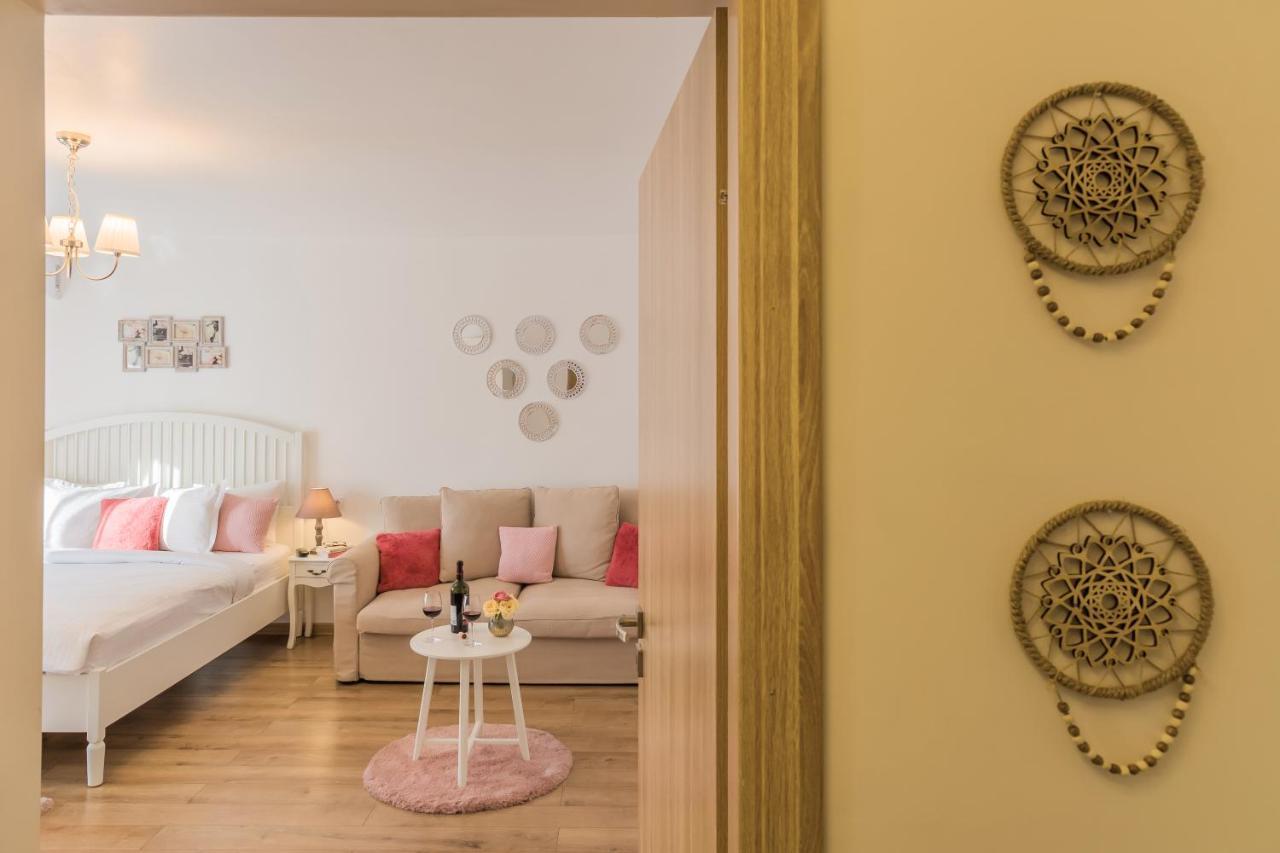Studio T By Mrg Apartments Bukares Bagian luar foto