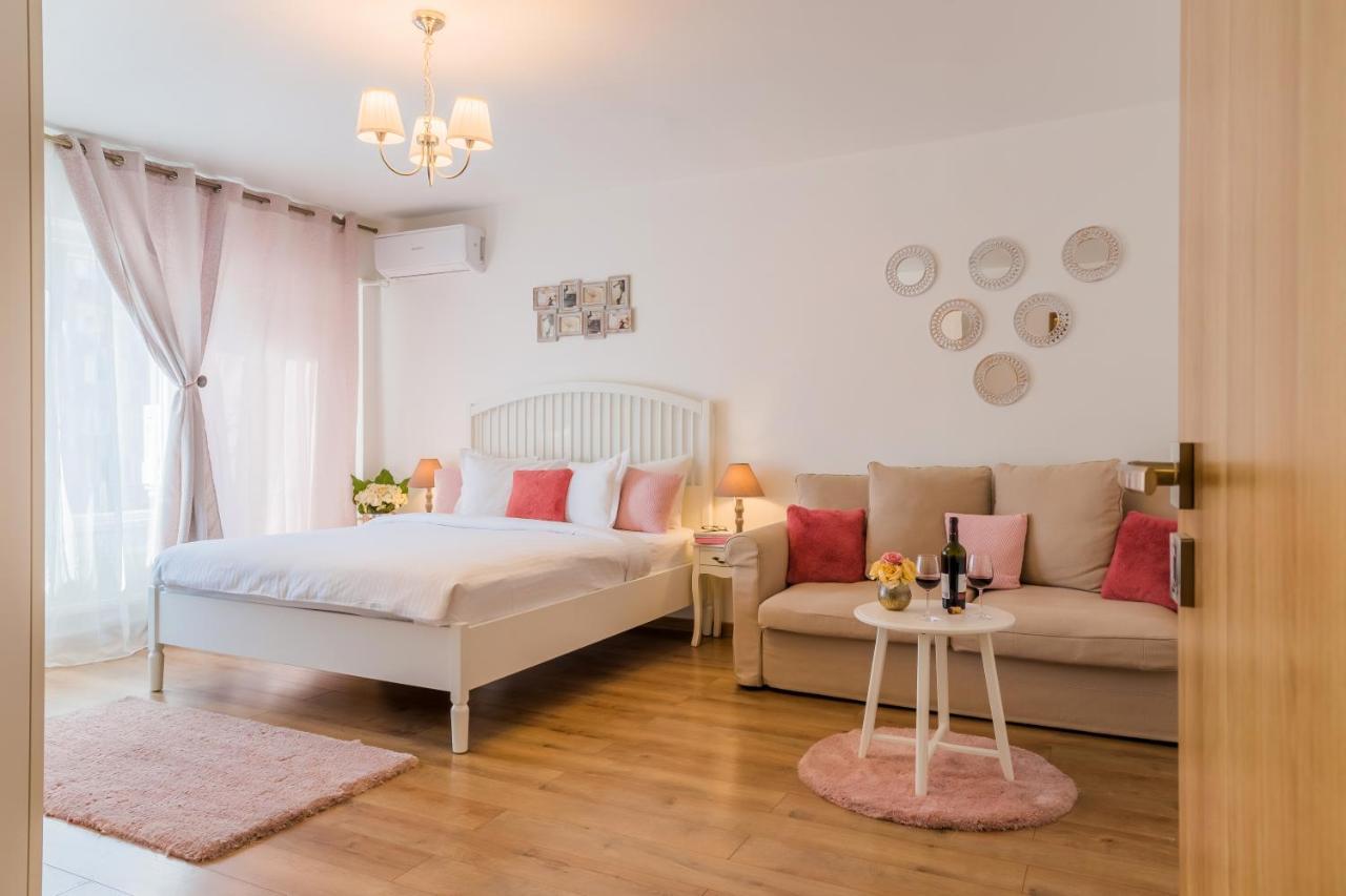 Studio T By Mrg Apartments Bukares Bagian luar foto