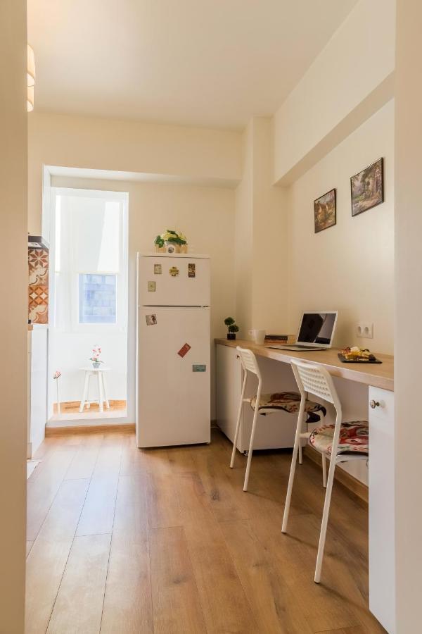 Studio T By Mrg Apartments Bukares Bagian luar foto