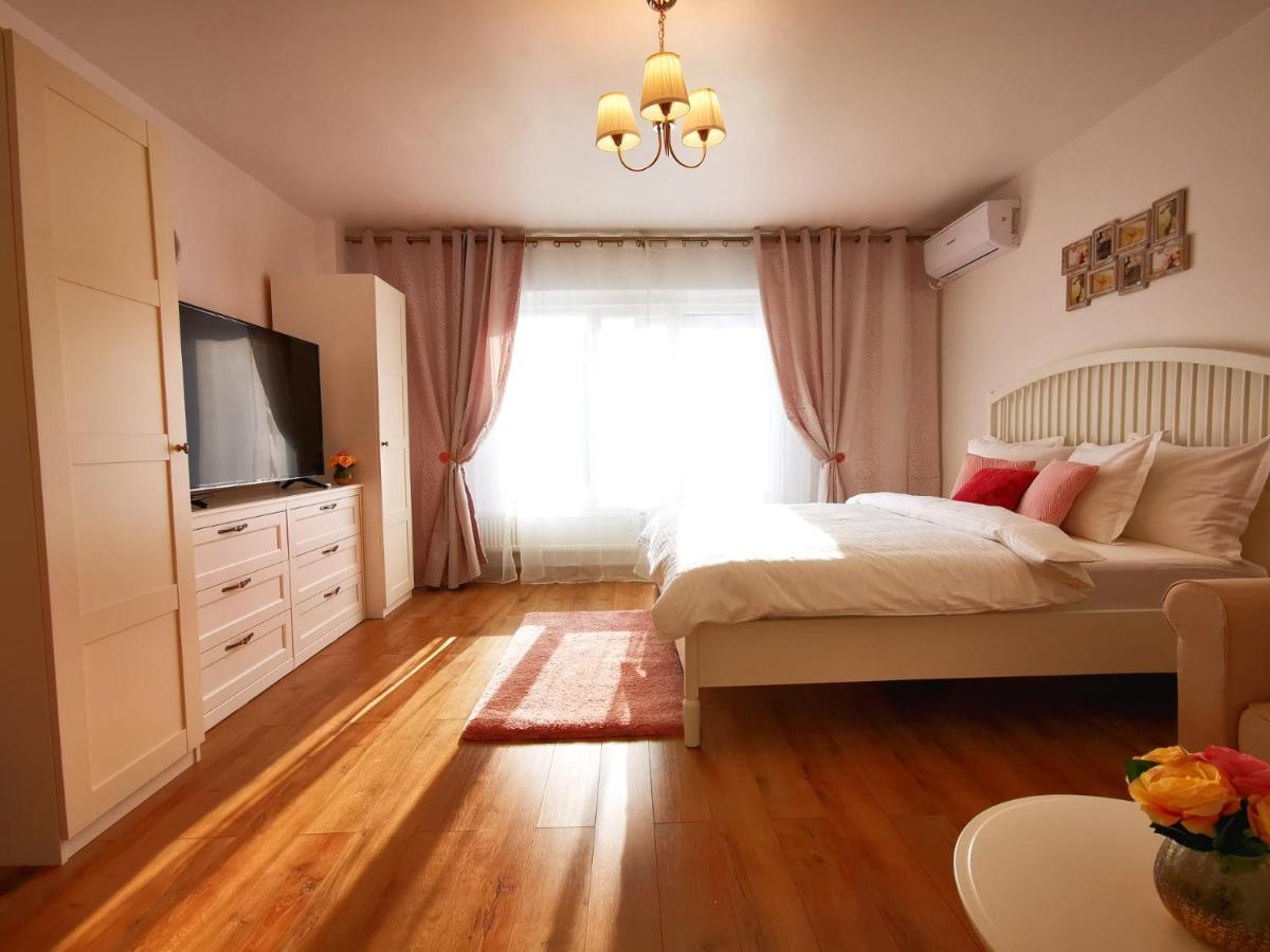 Studio T By Mrg Apartments Bukares Bagian luar foto